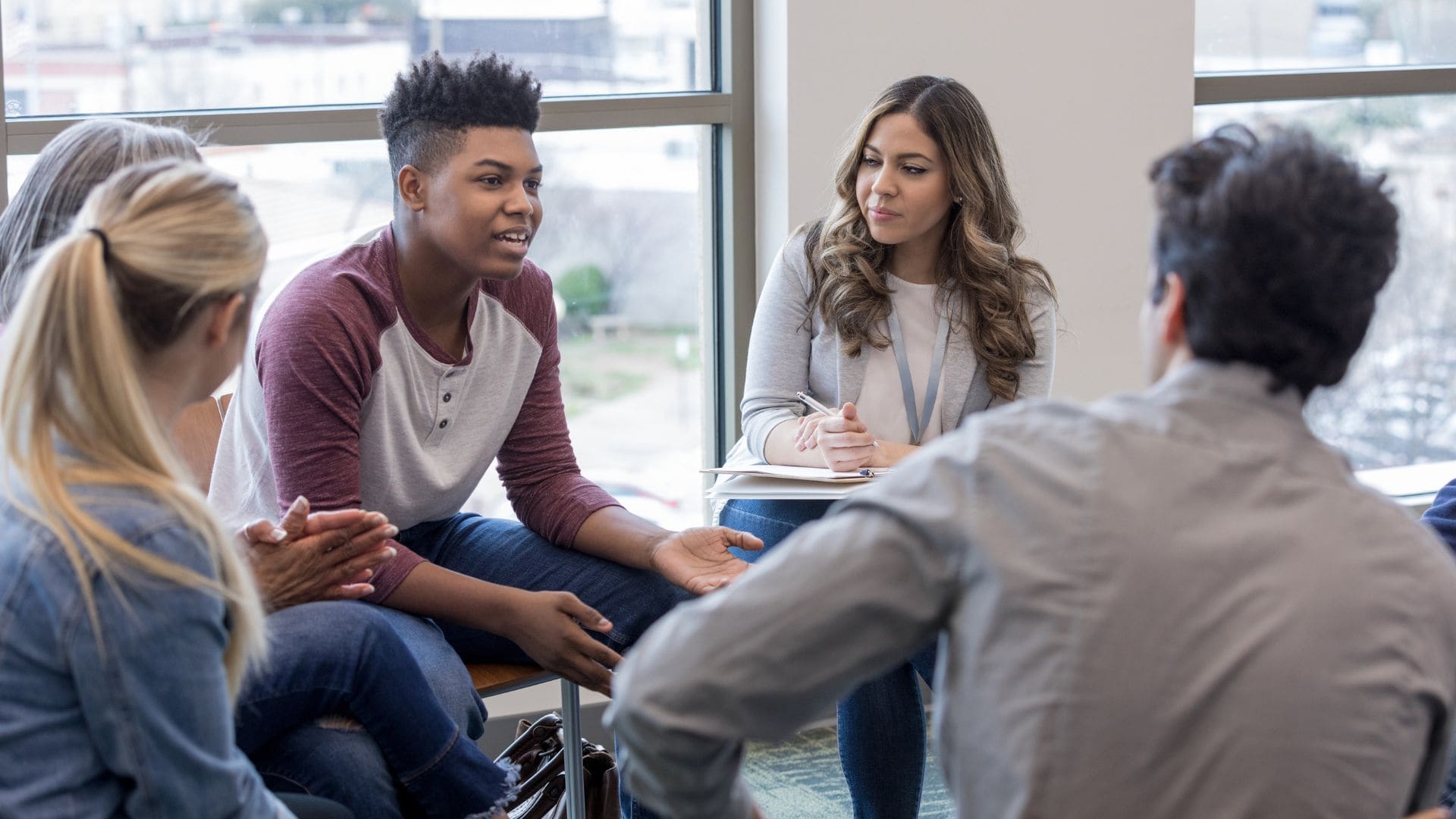 What Parents Need to Know About Teen Therapy: 10 Essential Insights from a Teen Therapist in Atlanta